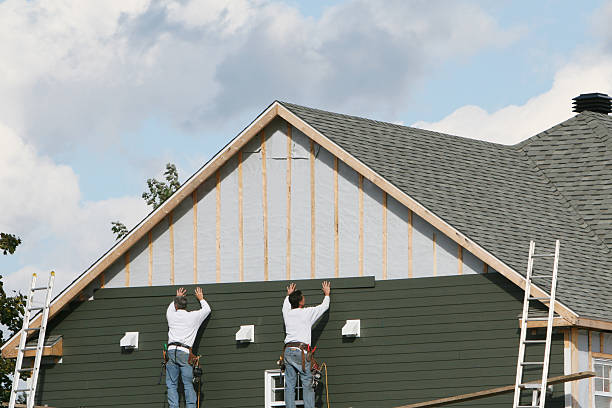 Professional Siding Replacement technician working in Paulsboro, NJ
